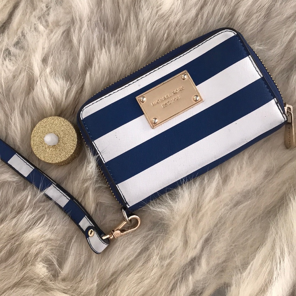 🤐 zippy wallet with handle